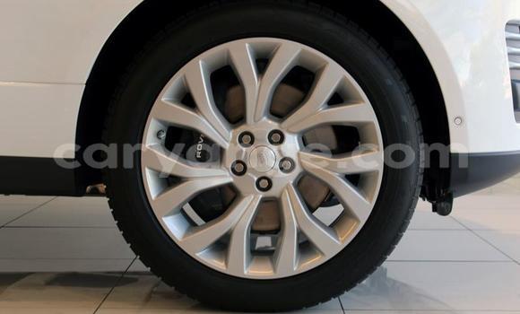 Acheter Occasion Voiture Land Rover Range Rover Vogue Blanc à Windhoek, Namibie Acheter Occasion Voiture Land Rover Range Rover Vogue Blanc à Windhoek, Namibie