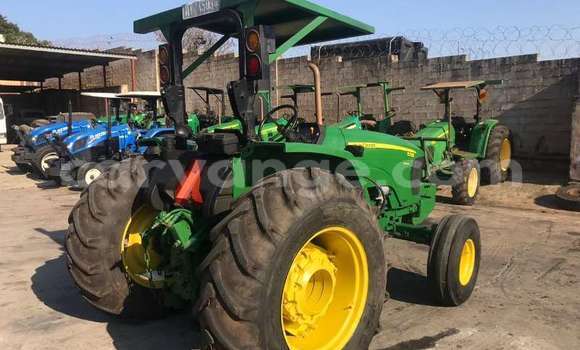 Acheter Occasion Utilitaire Caterpillar 120 Vert à Windhoek, Namibie Acheter Occasion Utilitaire Caterpillar 120 Vert à Windhoek, Namibie