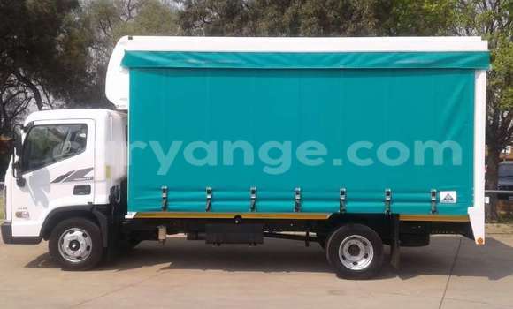 Acheter Occasion Utilitaire Hyundai H100 Blanc à Windhoek, Namibie Acheter Occasion Utilitaire Hyundai H100 Blanc à Windhoek, Namibie