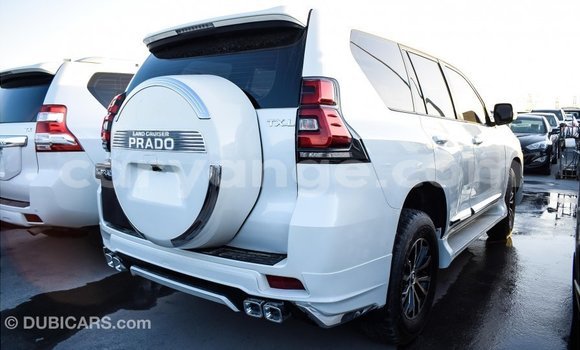 Acheter Import Voiture Toyota Prado Blanc à Import - Dubai, Namibie Acheter Import Voiture Toyota Prado Blanc à Import - Dubai, Namibie