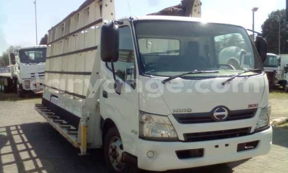 Buy Used Hino 300 Series White Truck in Windhoek in Namibia Buy Used Hino 300 Series White Truck in Windhoek in Namibia
