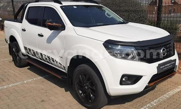 Acheter Occasion Voiture Nissan Navara Blanc à Gobabis, Omaheke Acheter Occasion Voiture Nissan Navara Blanc à Gobabis, Omaheke