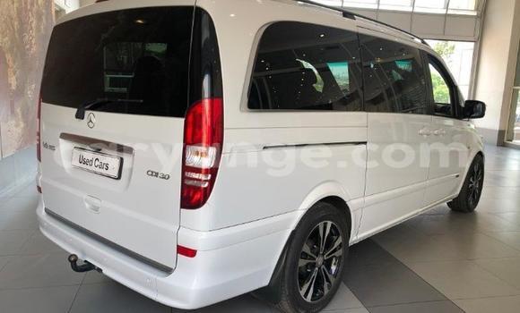 Acheter Occasion Voiture Mercedes-Benz Viano Blanc à Windhoek, Namibie Acheter Occasion Voiture Mercedes-Benz Viano Blanc à Windhoek, Namibie