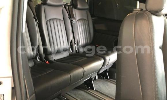 Acheter Occasion Voiture Mercedes-Benz Viano Blanc à Windhoek, Namibie Acheter Occasion Voiture Mercedes-Benz Viano Blanc à Windhoek, Namibie