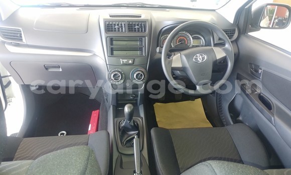 Buy Used Toyota Avanza White Car in Gobabis in Omaheke Buy Used Toyota Avanza White Car in Gobabis in Omaheke