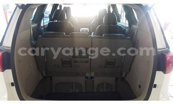 Acheter Occasion Voiture Kia Sedona Blanc à Windhoek, Namibie Acheter Occasion Voiture Kia Sedona Blanc à Windhoek, Namibie