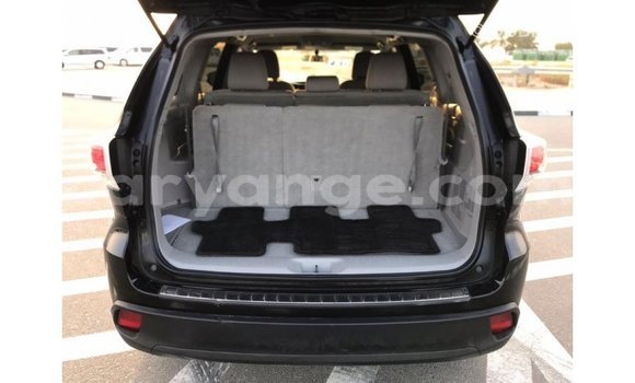 Acheter Import Voiture Toyota Highlander Noir à Import - Dubai, Namibie Acheter Import Voiture Toyota Highlander Noir à Import - Dubai, Namibie
