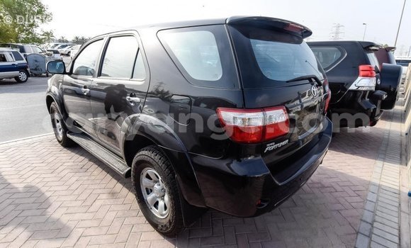Acheter Import Voiture Toyota Fortuner Noir à Import - Dubai, Namibie Acheter Import Voiture Toyota Fortuner Noir à Import - Dubai, Namibie