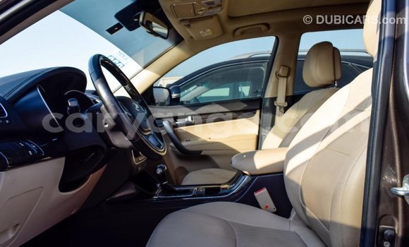 Acheter Import Voiture Kia Sorento Marron à Import - Dubai, Namibie Acheter Import Voiture Kia Sorento Marron à Import - Dubai, Namibie