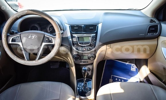 Acheter Import Voiture Hyundai Accent Marron à Import - Dubai, Namibie Acheter Import Voiture Hyundai Accent Marron à Import - Dubai, Namibie