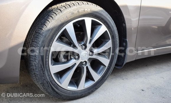 Acheter Import Voiture Hyundai Accent Marron à Import - Dubai, Namibie Acheter Import Voiture Hyundai Accent Marron à Import - Dubai, Namibie