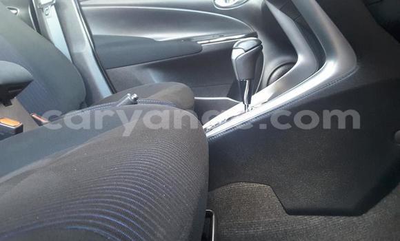 Acheter Occasion Voiture Toyota Yaris Rouge à Windhoek, Namibie Acheter Occasion Voiture Toyota Yaris Rouge à Windhoek, Namibie