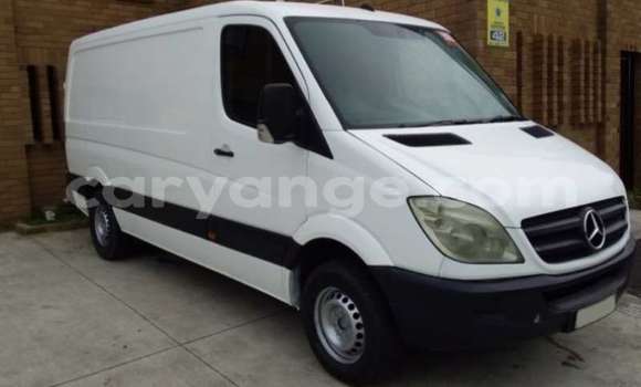 Buy Used Mercedes Viano White Car in Windhoek in Namibia