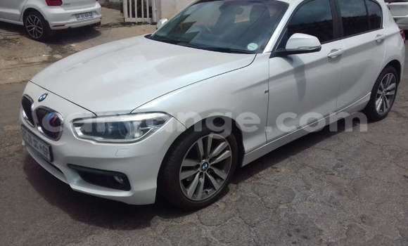 Acheter Occasion Voiture BMW 3–Series Blanc à Windhoek, Namibie Acheter Occasion Voiture BMW 3–Series Blanc à Windhoek, Namibie