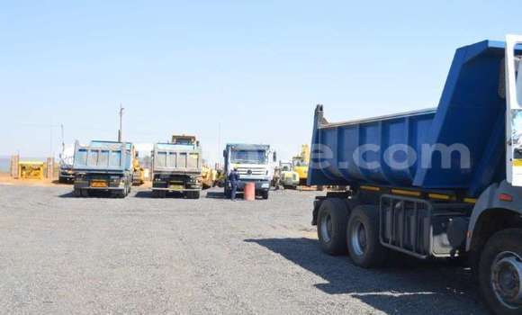 Buy Used Nissan UD White Truck in Windhoek in Namibia Buy Used Nissan UD White Truck in Windhoek in Namibia