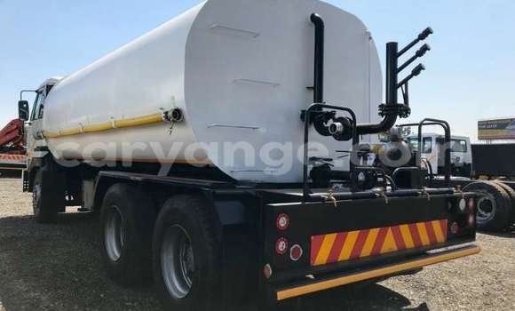 Buy Used Nissan UD White Truck in Windhoek in Namibia Buy Used Nissan UD White Truck in Windhoek in Namibia