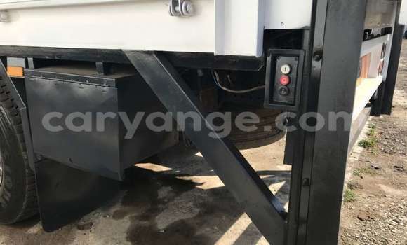 Buy Used Mercedes‒Benz 2628 White Truck in Windhoek in Namibia Buy Used Mercedes‒Benz 2628 White Truck in Windhoek in Namibia