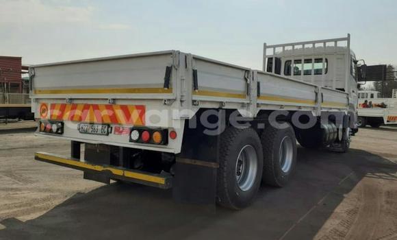 Buy Used Nissan UD White Truck in Windhoek in Namibia Buy Used Nissan UD White Truck in Windhoek in Namibia