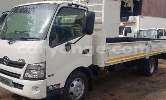 Buy Used Hino 300 Series White Truck in Karasburg in Karas Buy Used Hino 300 Series White Truck in Karasburg in Karas