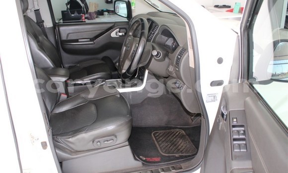 Buy Used Nissan Pathfinder White Car in Karasburg in Karas Buy Used Nissan Pathfinder White Car in Karasburg in Karas
