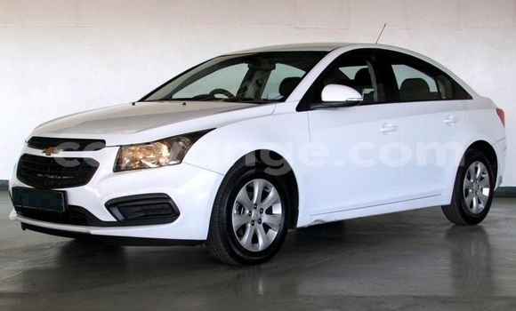 Acheter Occasion Voiture Chevrolet Cruze Blanc à Warmbad, Karas Acheter Occasion Voiture Chevrolet Cruze Blanc à Warmbad, Karas