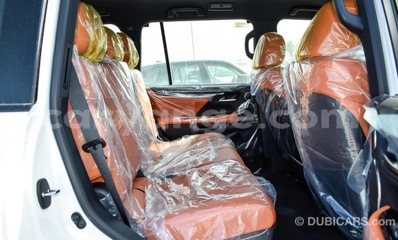 Acheter Import Voiture Lexus LX Blanc à Import - Dubai, Namibie Acheter Import Voiture Lexus LX Blanc à Import - Dubai, Namibie