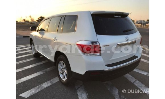 Acheter Import Voiture Toyota Highlander Blanc à Import - Dubai, Namibie Acheter Import Voiture Toyota Highlander Blanc à Import - Dubai, Namibie