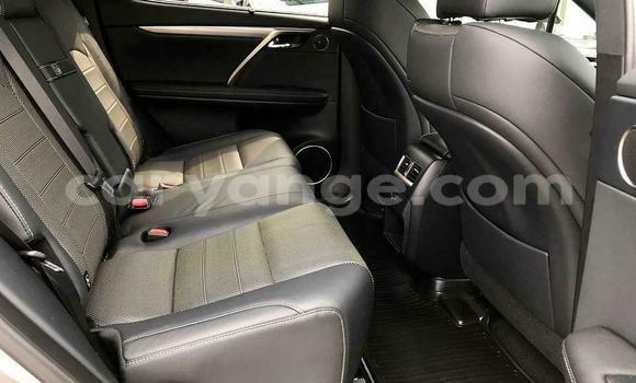 Acheter Occasion Voiture Lexus LX 570 Beige à Windhoek, Namibie Acheter Occasion Voiture Lexus LX 570 Beige à Windhoek, Namibie