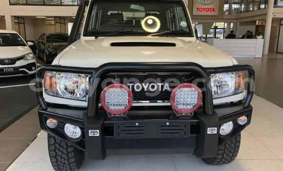 Buy Used Toyota Land Cruiser White Car in Windhoek in Namibia Buy Used Toyota Land Cruiser White Car in Windhoek in Namibia