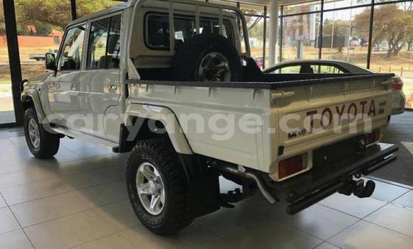 Buy Used Toyota Land Cruiser White Car in Windhoek in Namibia Buy Used Toyota Land Cruiser White Car in Windhoek in Namibia