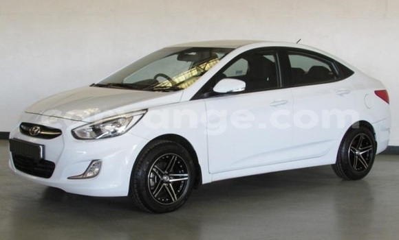 Acheter Occasion Voiture Hyundai Accent Blanc à Rundu, Namibie Acheter Occasion Voiture Hyundai Accent Blanc à Rundu, Namibie
