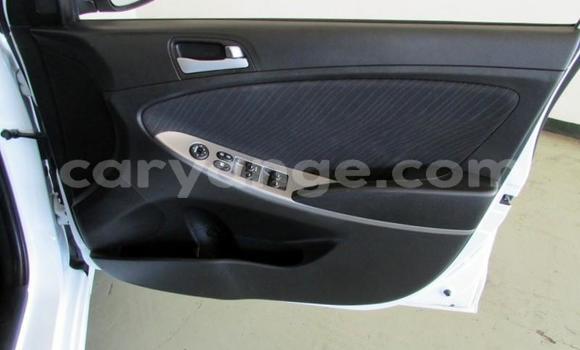 Acheter Occasion Voiture Hyundai Accent Blanc à Rundu, Namibie Acheter Occasion Voiture Hyundai Accent Blanc à Rundu, Namibie