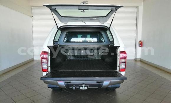 Buy Used Isuzu KB White Car in Windhoek in Namibia Buy Used Isuzu KB White Car in Windhoek in Namibia