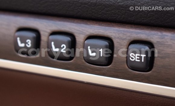 Acheter Import Voiture Toyota Land Cruiser Blanc à Import - Dubai, Namibie Acheter Import Voiture Toyota Land Cruiser Blanc à Import - Dubai, Namibie