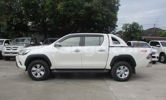 Buy Used Toyota Hilux White Car in Windhoek in Namibia Buy Used Toyota Hilux White Car in Windhoek in Namibia