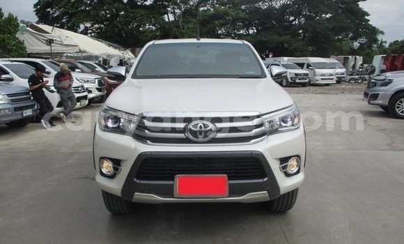 Buy Used Toyota Hilux White Car in Windhoek in Namibia Buy Used Toyota Hilux White Car in Windhoek in Namibia