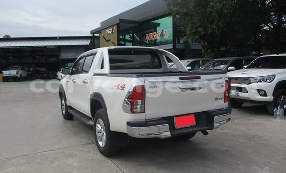 Buy Used Toyota Hilux White Car in Windhoek in Namibia Buy Used Toyota Hilux White Car in Windhoek in Namibia