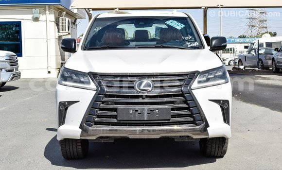 Acheter Import Voiture Lexus LX Blanc à Import - Dubai, Namibie Acheter Import Voiture Lexus LX Blanc à Import - Dubai, Namibie
