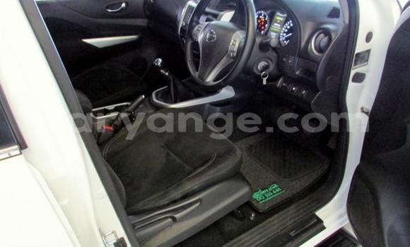 Acheter Occasion Voiture Nissan Navara Blanc à Windhoek, Namibie Acheter Occasion Voiture Nissan Navara Blanc à Windhoek, Namibie