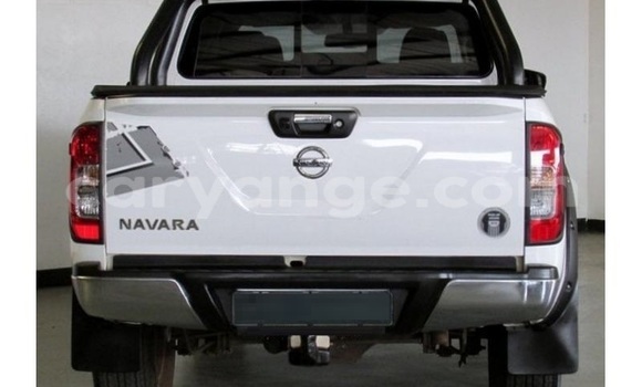 Acheter Occasion Voiture Nissan Navara Blanc à Windhoek, Namibie Acheter Occasion Voiture Nissan Navara Blanc à Windhoek, Namibie