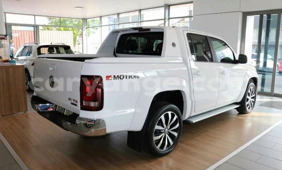 Buy Used Volkswagen Amarok White Car in Windhoek in Namibia Buy Used Volkswagen Amarok White Car in Windhoek in Namibia