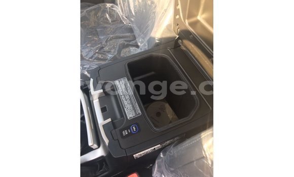 Acheter Import Voiture Toyota Land Cruiser Noir à Import - Dubai, Namibie Acheter Import Voiture Toyota Land Cruiser Noir à Import - Dubai, Namibie