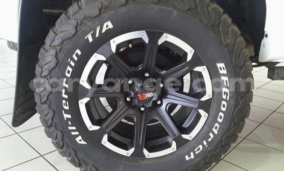 Acheter Occasion Voiture Toyota Hilux Blanc à Windhoek, Namibie Acheter Occasion Voiture Toyota Hilux Blanc à Windhoek, Namibie