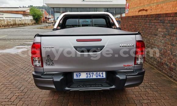 Acheter Occasion Voiture Toyota Hilux Gris à Henties Bay, Erongo Acheter Occasion Voiture Toyota Hilux Gris à Henties Bay, Erongo