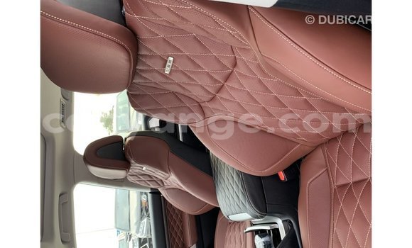 Acheter Import Voiture Toyota Land Cruiser Noir à Import - Dubai, Namibie Acheter Import Voiture Toyota Land Cruiser Noir à Import - Dubai, Namibie