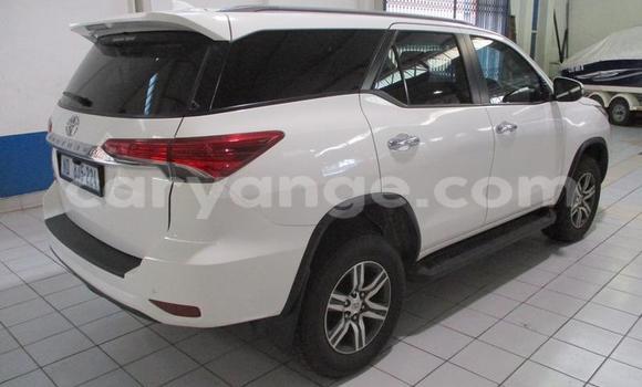 Acheter Occasion Voiture Toyota Fortuner Blanc à Rundu, Namibie Acheter Occasion Voiture Toyota Fortuner Blanc à Rundu, Namibie