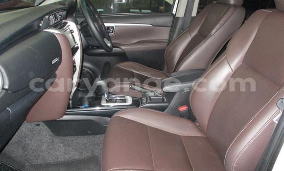 Acheter Occasion Voiture Toyota Fortuner Blanc à Rundu, Namibie Acheter Occasion Voiture Toyota Fortuner Blanc à Rundu, Namibie