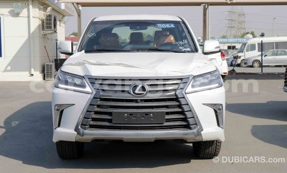 Acheter Import Voiture Lexus LX Blanc à Import - Dubai, Namibie Acheter Import Voiture Lexus LX Blanc à Import - Dubai, Namibie
