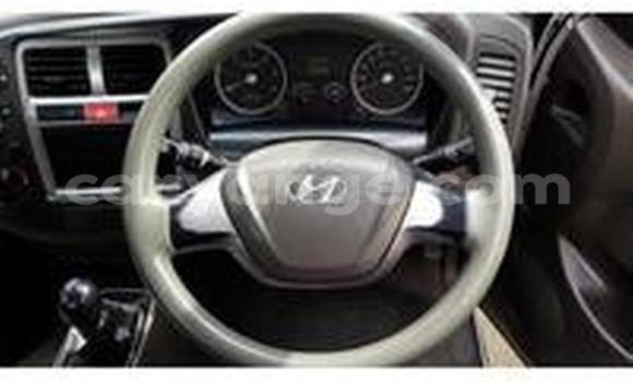 Acheter Occasion Voiture Hyundai H1 Blanc à Windhoek, Namibie Acheter Occasion Voiture Hyundai H1 Blanc à Windhoek, Namibie