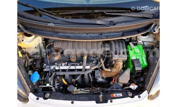 Acheter Import Voiture Kia Picanto Blanc à Import - Dubai, Namibie Acheter Import Voiture Kia Picanto Blanc à Import - Dubai, Namibie